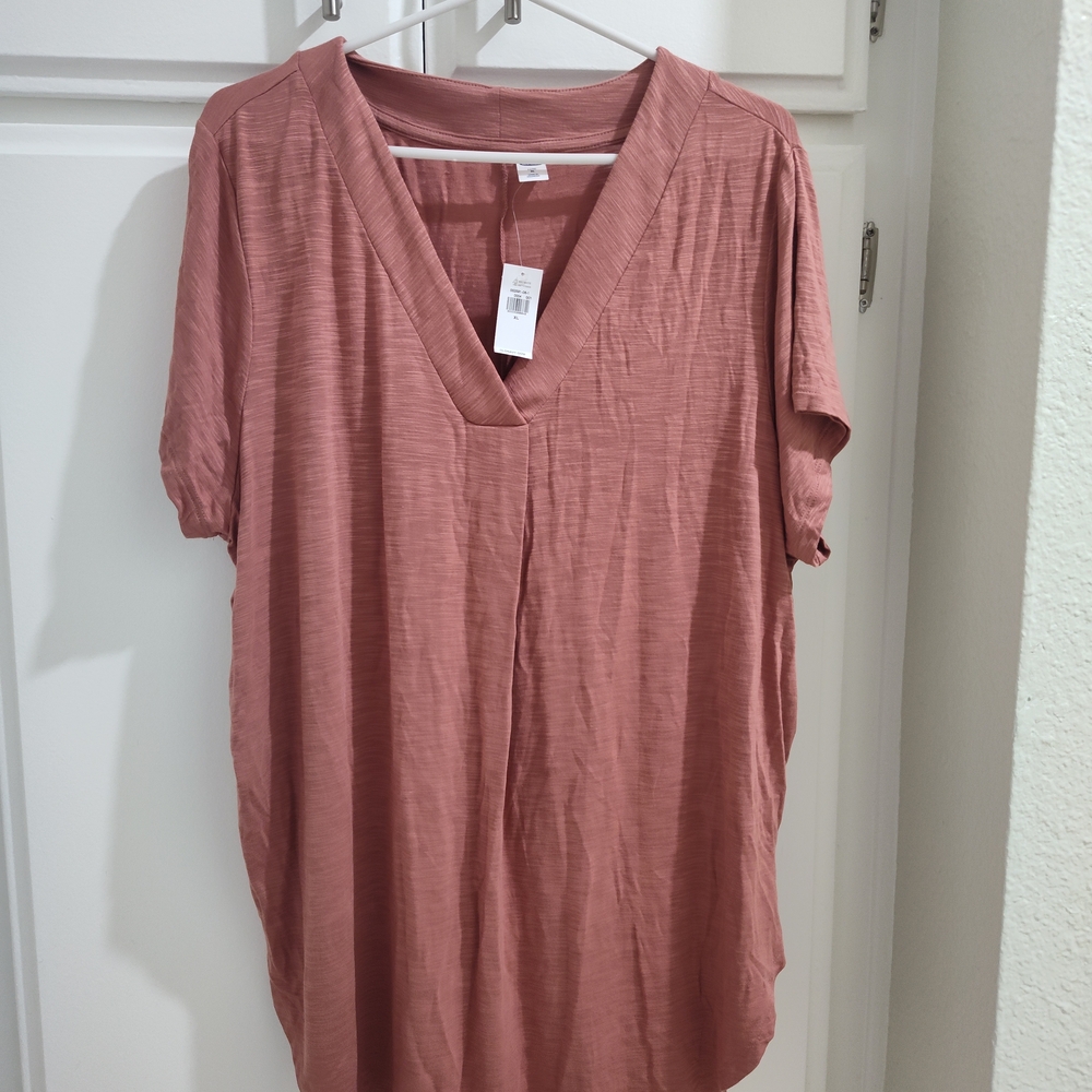 Old Navy Women's Short Sleeve V-Neck Top in Rose